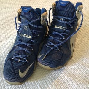 Nike especial edition size usa 11/5